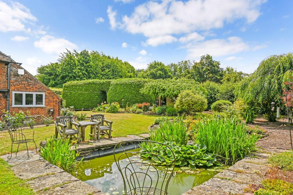 Sole Street, Crundale, Canterbury... 4 bed detached house for sale £