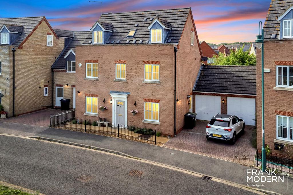 Lakeview Way, Hampton Hargate, PE7 5 bed detached house for sale £500,000