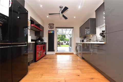 3 bedroom semi-detached house for sale - Leyton Cross Road, Wilmington, Dartford, Kent, DA2