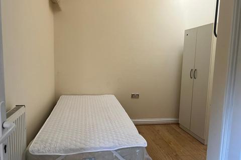 Studio to rent, Flat A, - Dumfries Street, Luton