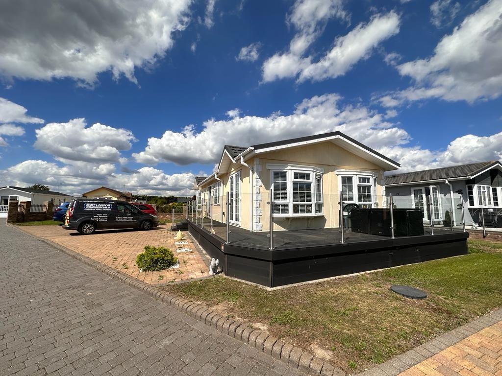 Kingsmere Close, Kings Park, Canvey Island 2 bed park home for sale £