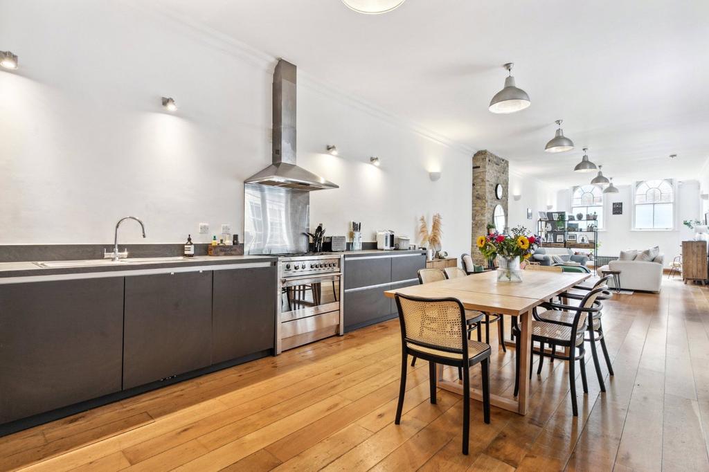 Kitchen/Dining Area