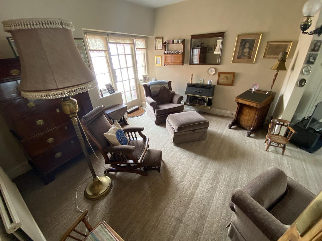 Living room (second image)