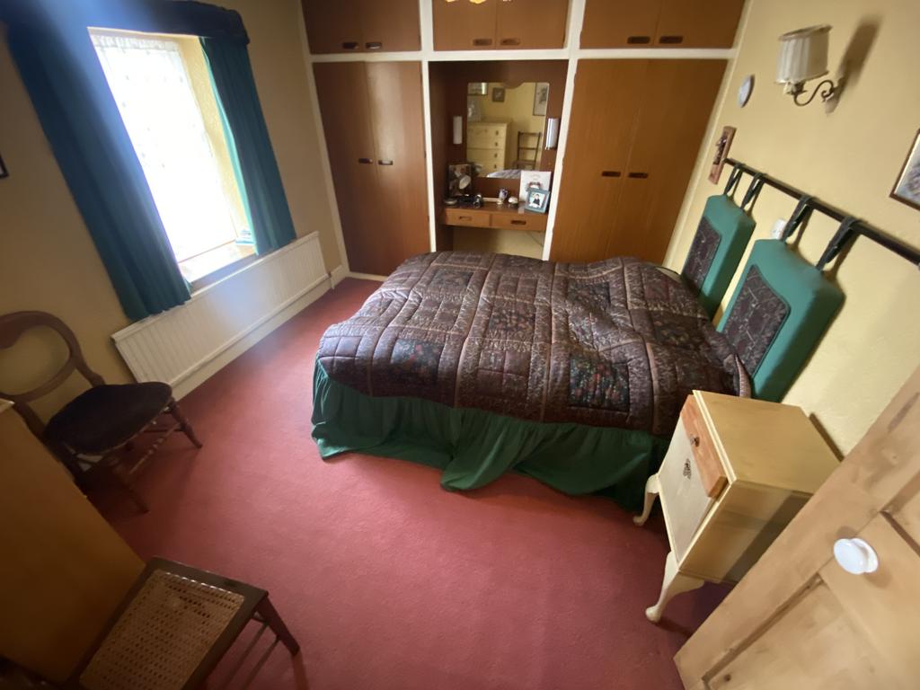 Front bedroom 1