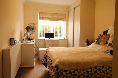 2 bedroom retirement property for sale, King Harold Lodge, Waltham Abbey