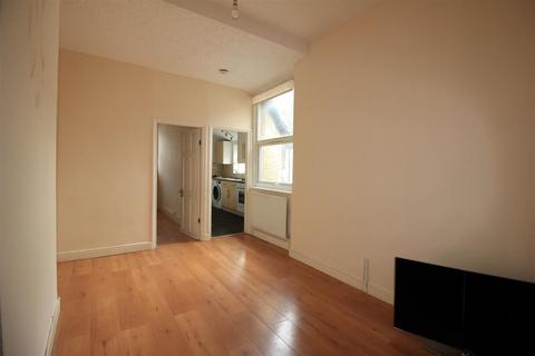 3 bedroom maisonette for sale, Ling Road, Canning Town, E16