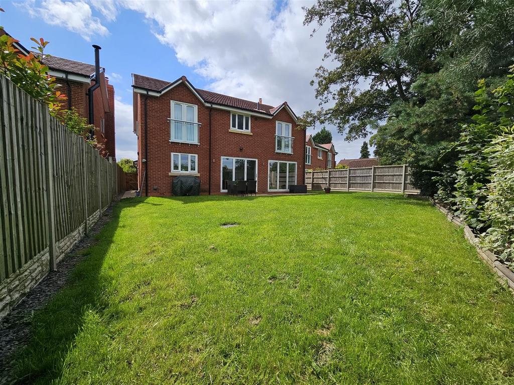 Haybridge Avenue, Hagley, Stourbridge 4 bed detached house for sale £680,000