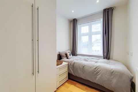 3 bedroom flat to rent, Torrington Park, North Finchley, N12