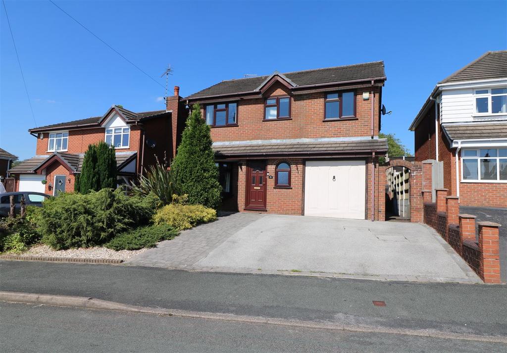 Woodhall Road, Kidsgrove, StokeOnTrent 4 bed detached house for sale