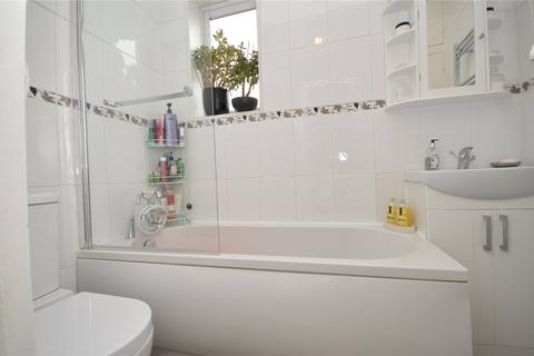 6 Crosby View, Leeds, LS11 9NB