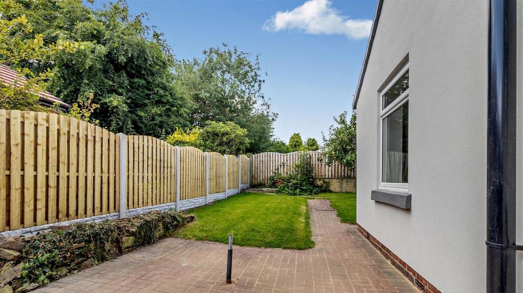 Broom Riddings, Greasbrough, Rotherham 3 bed detached bungalow for sale