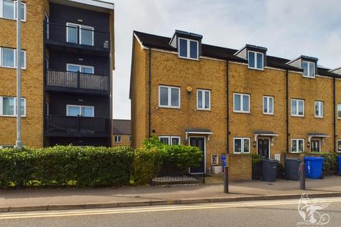 3 bedroom house for sale - London Road, Grays