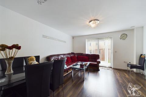 3 bedroom house for sale - London Road, Grays