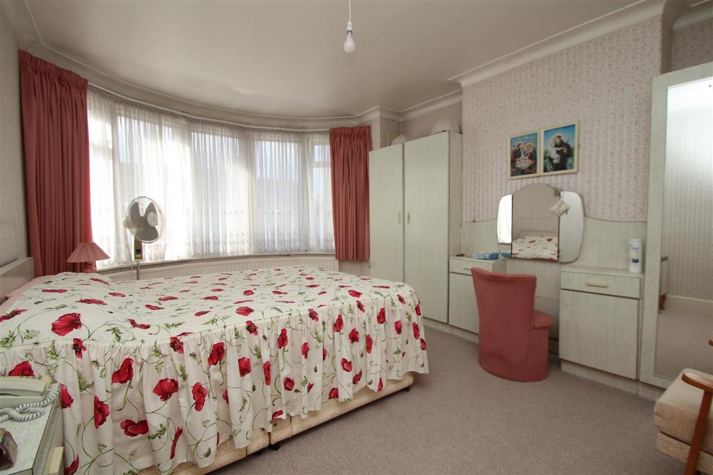 Double bedroom-front