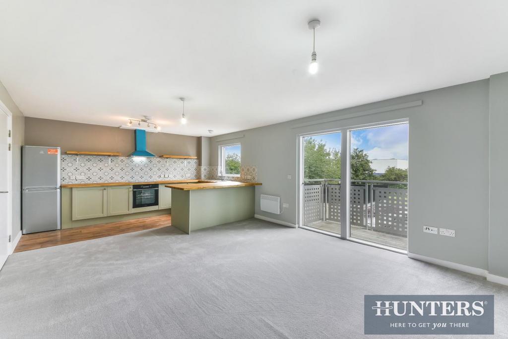 Renaissance Court, Prince Regent Road, Hounslow, TW3 1QH 2 bed flat for