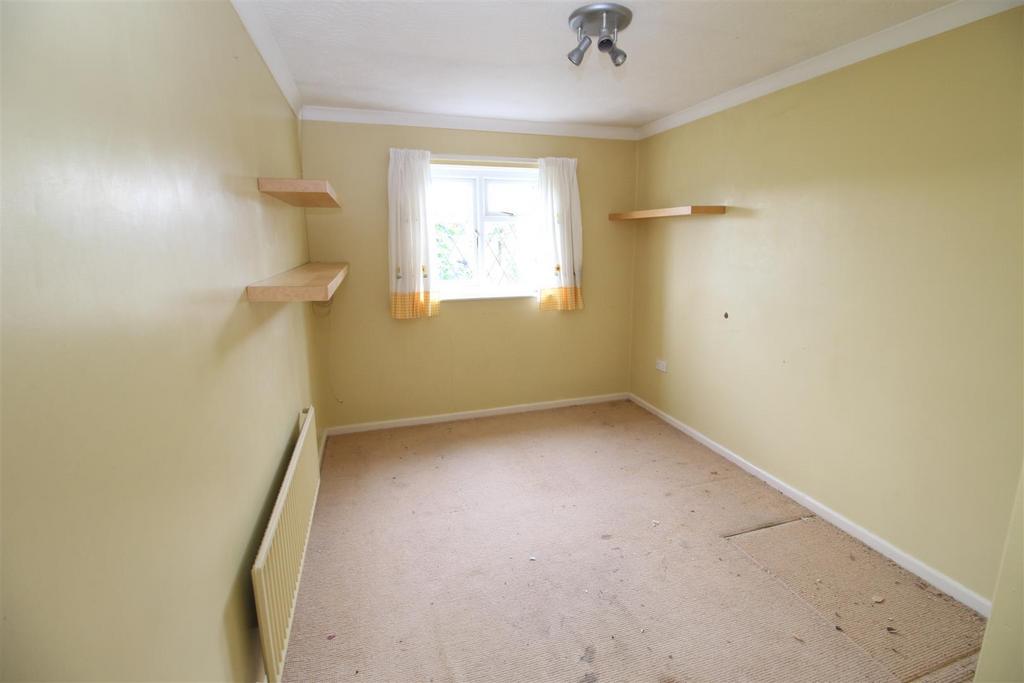 Bedroom B.jpg