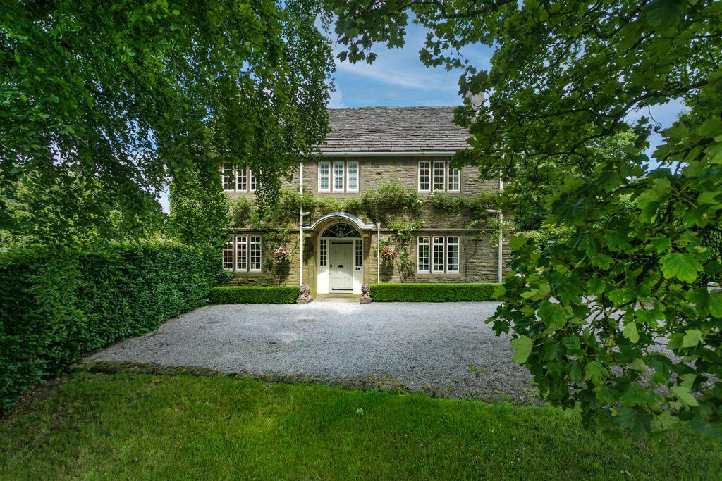 Macclesfield Road, Kettleshulme, High Peak, Derbyshire, SK23 5 bed detached house for sale £