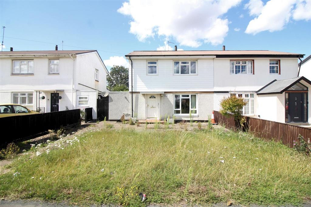 Carrington Road, Aylesbury 3 bed semidetached house for sale £225,000