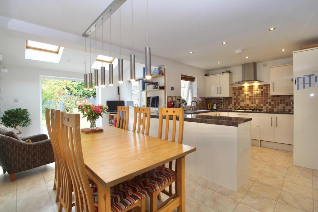 Western Drive, Hanslope, Milton Keynes 4 bed house for sale £475,000
