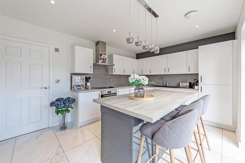 Kitchen/Breakfast Area