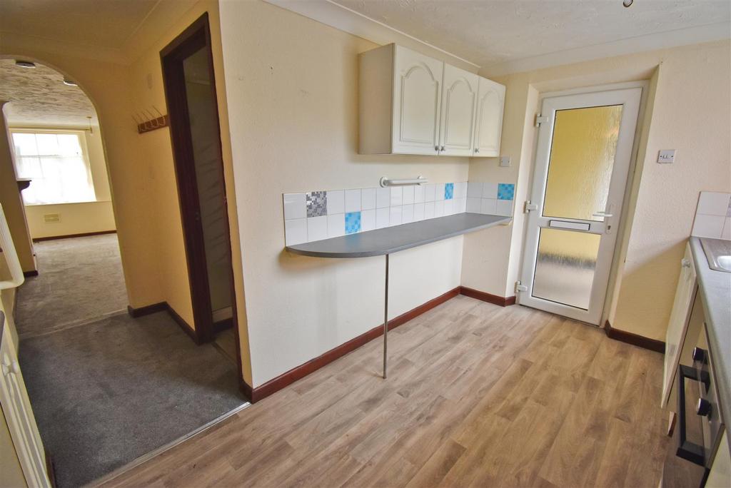 Kitchen 2.jpg