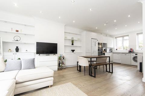 4 bedroom apartment to rent, Northcote Road, Battersea SW11