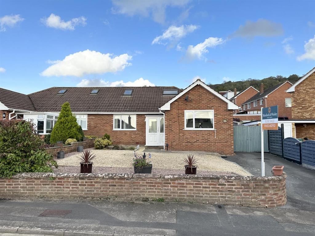 Forest View Road, Tuffley, Gloucester 3 bed semidetached bungalow £