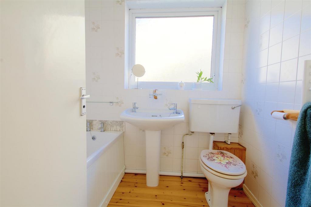 BATHROOM.jpeg