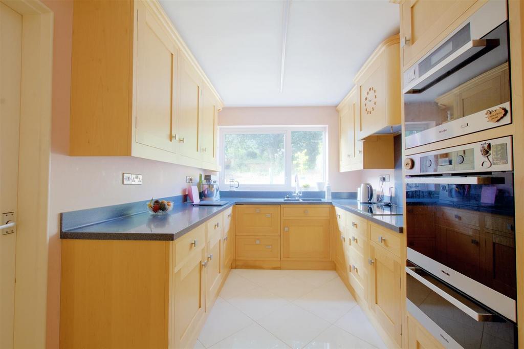 KITCHEN.jpeg