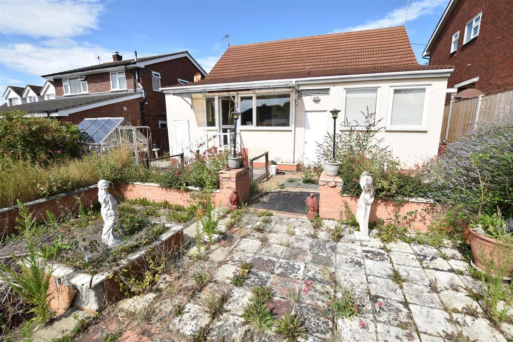 Tudor Road, Eastwood. 2 bed detached bungalow for sale £375,000