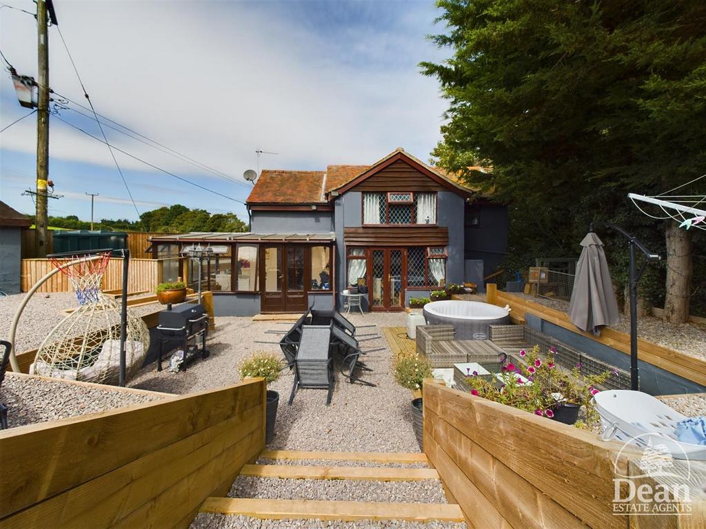 Marstow, RossOnWye WITH ONE... 5 bed cottage for sale £599,950