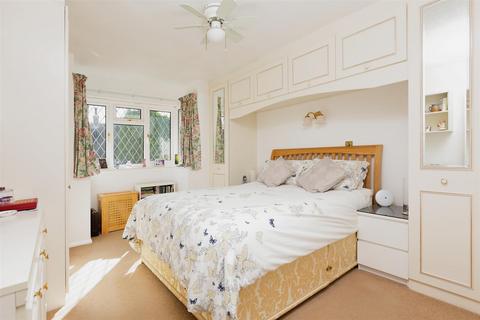 17 Alfred Road, Hawley, Dartford, DA2 7SQ