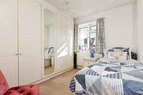 17 Alfred Road, Hawley, Dartford, DA2 7SQ