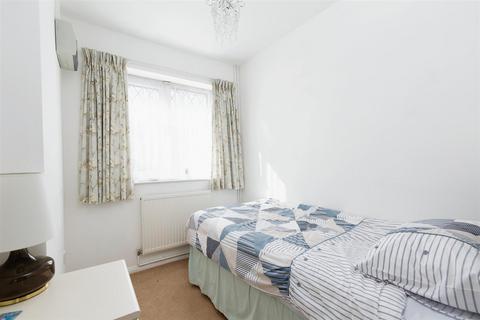 17 Alfred Road, Hawley, Dartford, DA2 7SQ