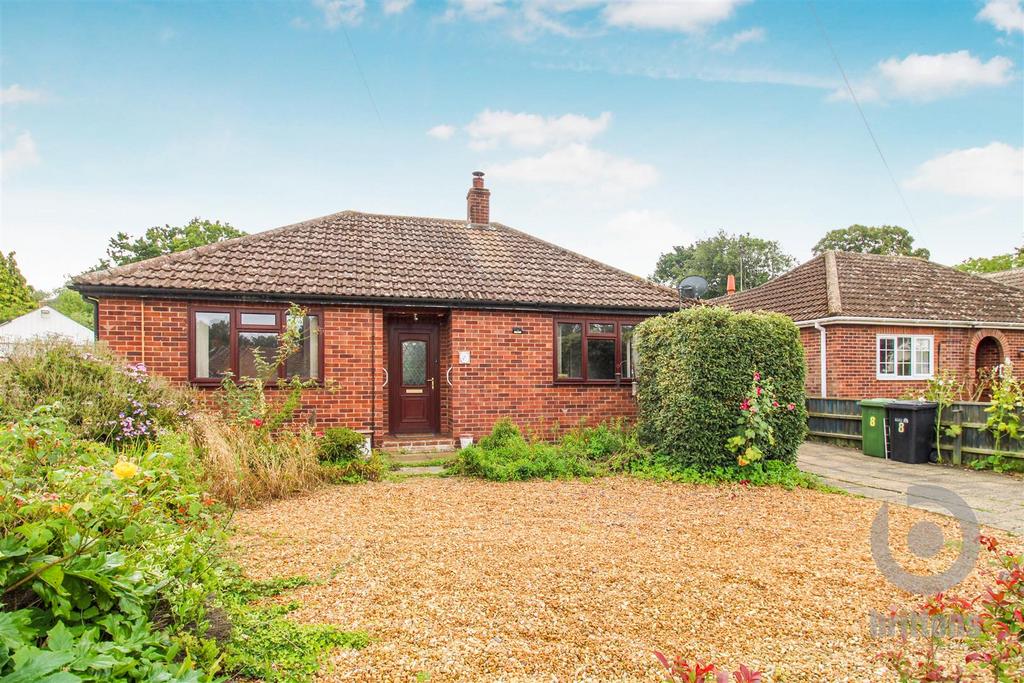 Woodside Close, Dersingham 2 bed detached bungalow for sale £260,000
