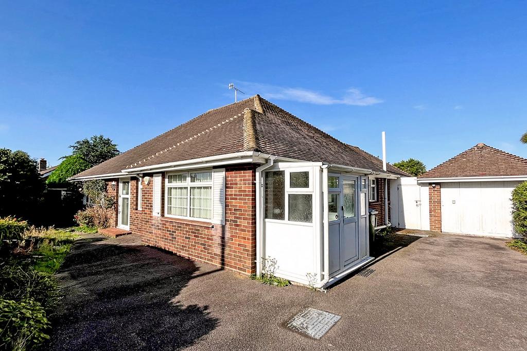 Ferring Lane, Ferring, Worthing, West Sussex 3 bed bungalow for sale ...