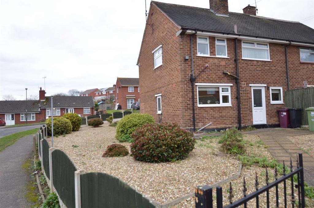 Carter Lane, Shirebrook, Mansfield 3 bed semidetached house for sale £135,000
