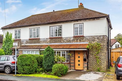 30 Beatrice Road, Oxted, RH8 0PZ