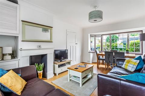 30 Beatrice Road, Oxted, RH8 0PZ