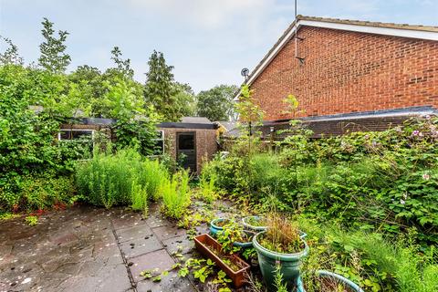 2 bedroom end of terrace house for sale, Greenacres, Oxted
