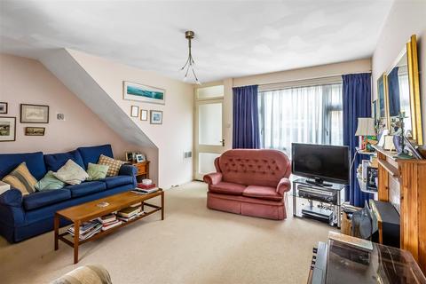 27 Greenacres, Oxted, RH8 0PA