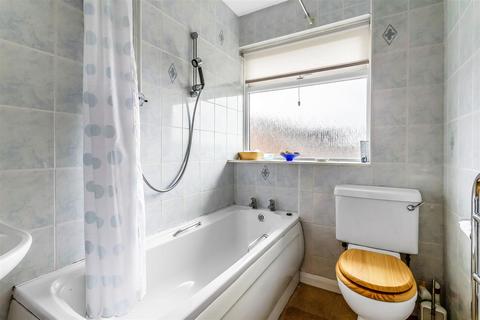 27 Greenacres, Oxted, RH8 0PA