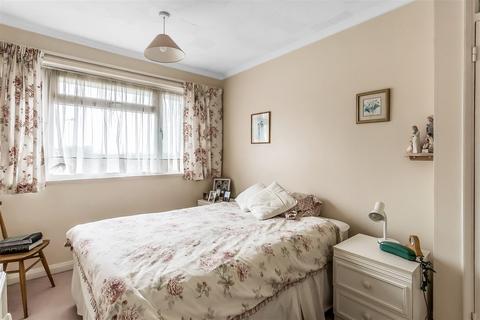 27 Greenacres, Oxted, RH8 0PA
