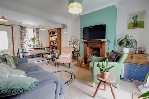 2 bedroom terraced house for sale - Westend Parade, Gloucester