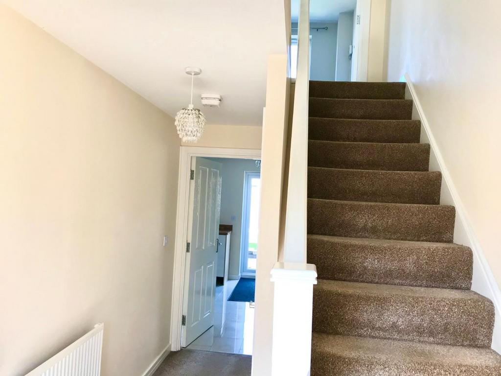 Lewisham Drive, Church Gresley... 3 bed semidetached house £950 pcm