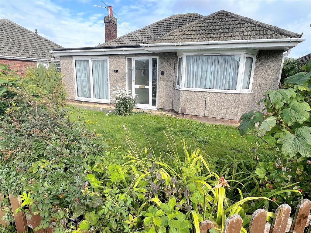 Midfield Place, Humberston, Grimsby, N.E. Lincs, DN36 4TJ 3 bed