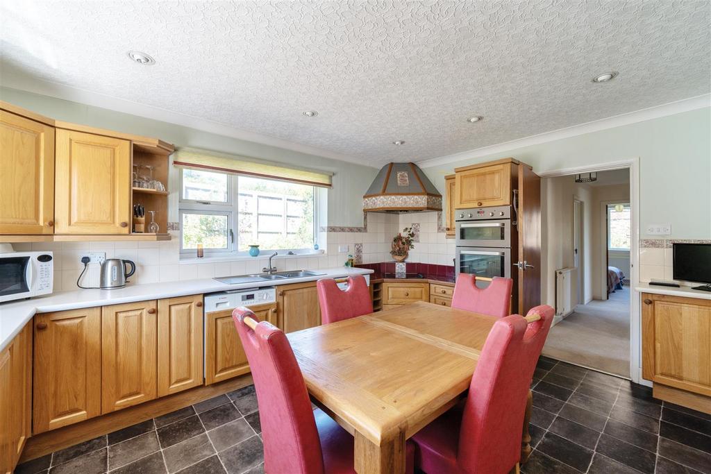 Allington Park, Bridport 4 bed bungalow for sale £700,000