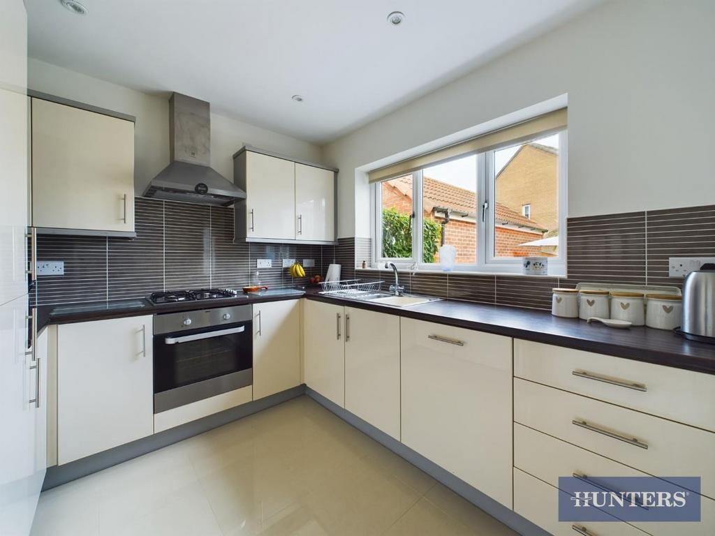 Windmill Drive, Filey 4 bed detached house for sale £325,000