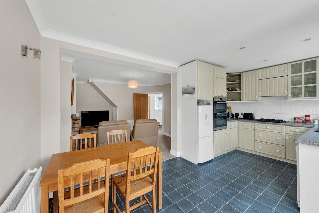 Lime Tree Walk, West Wickham 4 bed semidetached house £650,000