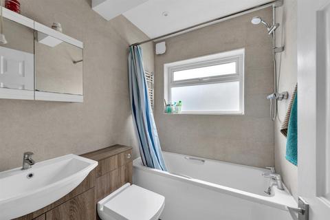24 Lime Tree Walk, West Wickham, BR4 9ED
